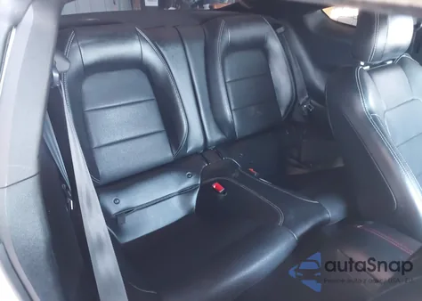 2020 Ford Mustang Ecoboost Premium Fastback z USA, uszkodzony, nr VIN 1FA6P8TH4L5118524